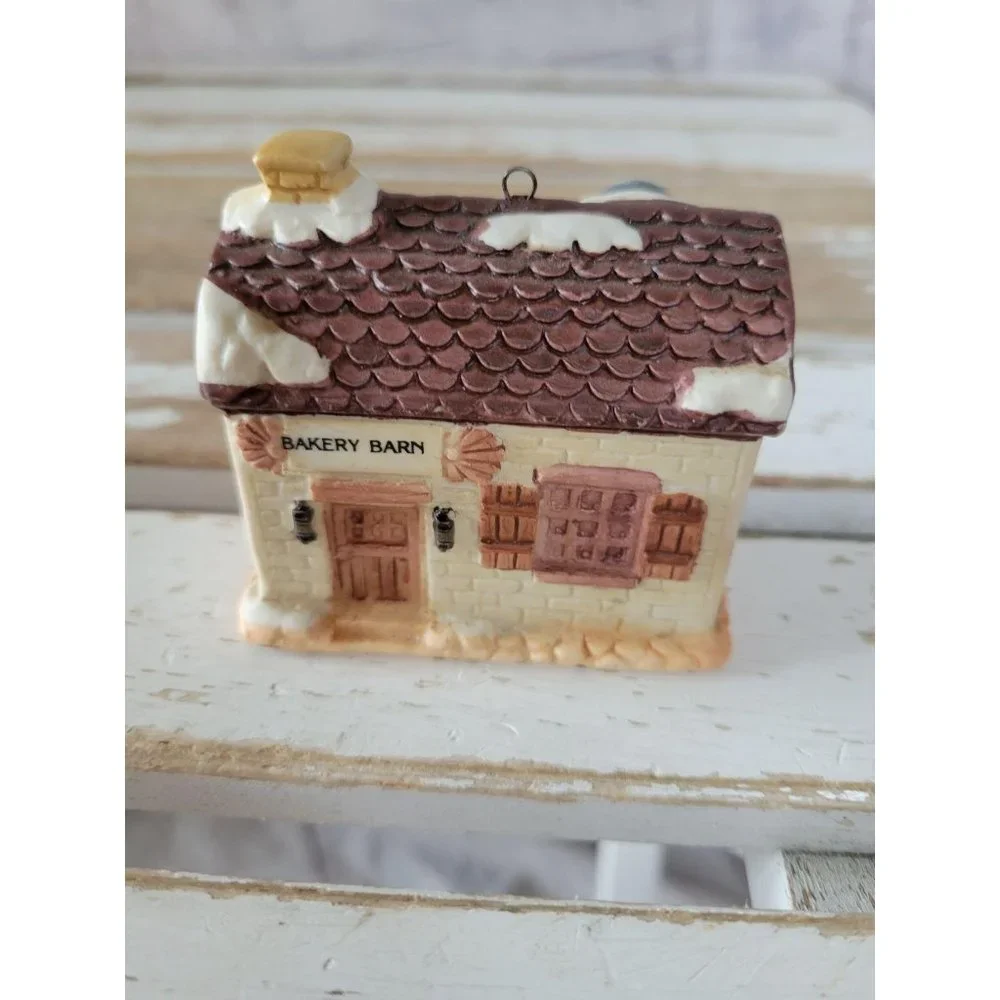Brinns‎ bakery Barn ornament porcelain 1989 ornamen